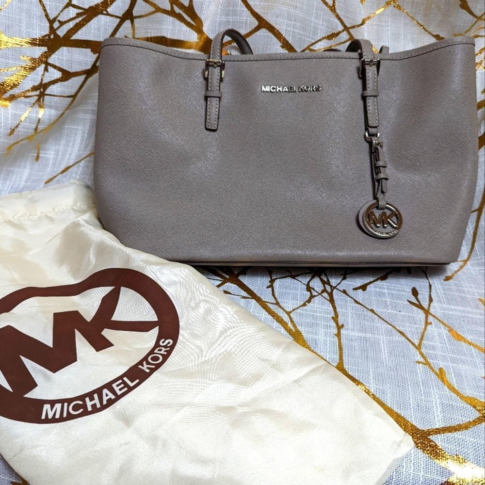 michael kors bucket tote purse